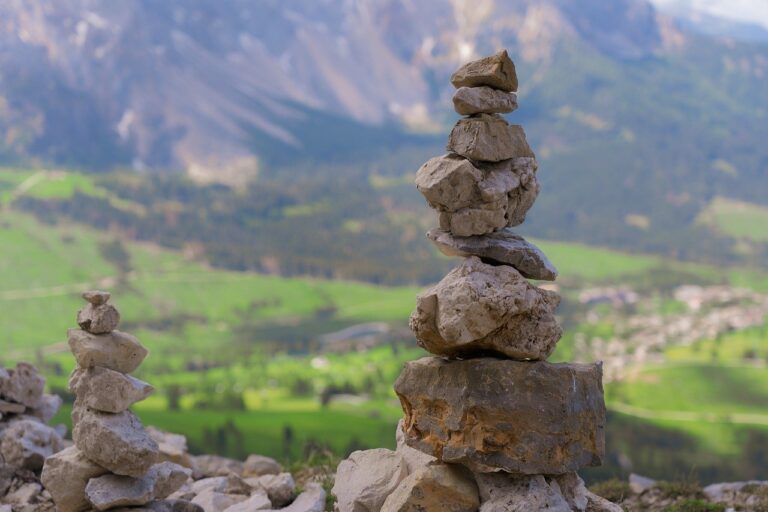 cairn, signpost, path-8107031.jpg