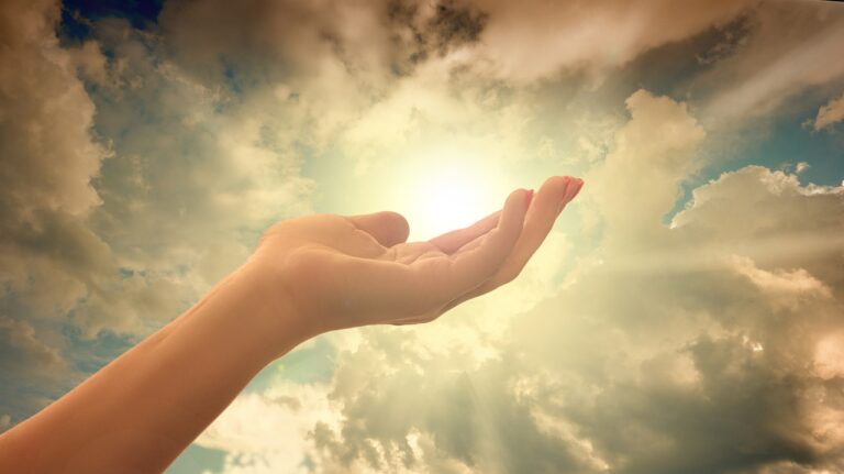 hand, light, sky-3452582.jpg